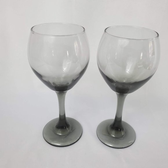 Greenbrier International Smoke Wine Glasses Set 2 New #254066 13.5 oz - Picture 1 of 5